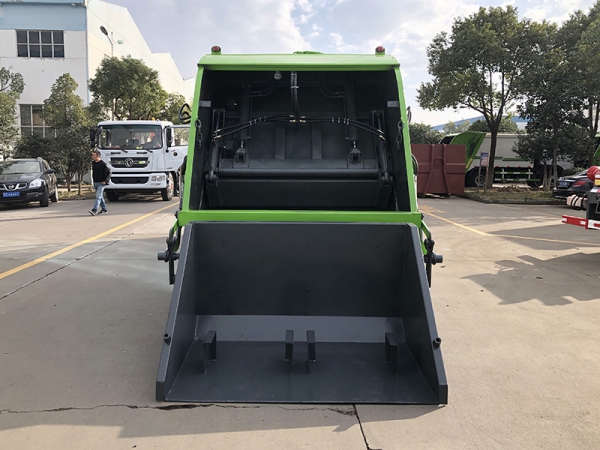 大多利卡8方压缩垃圾车