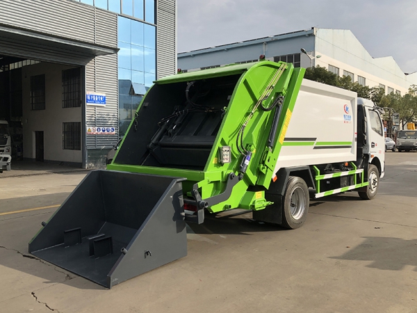 大多利卡8方压缩垃圾车