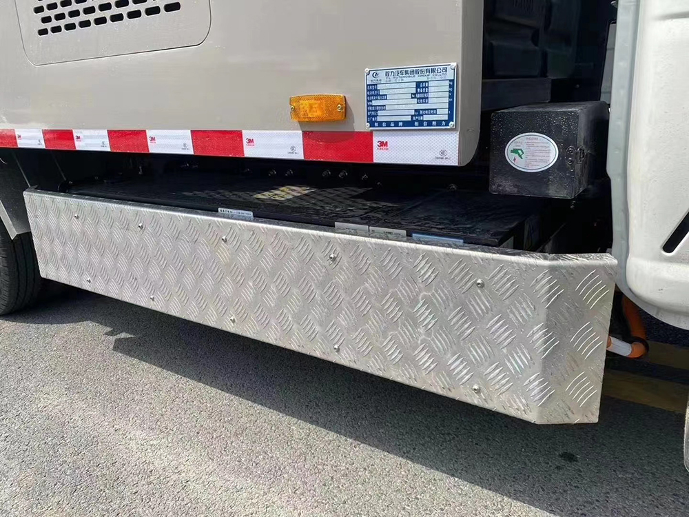 东风小康2.5方电动吸尘车