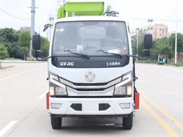 小多利卡 4.5方 餐厨垃圾车