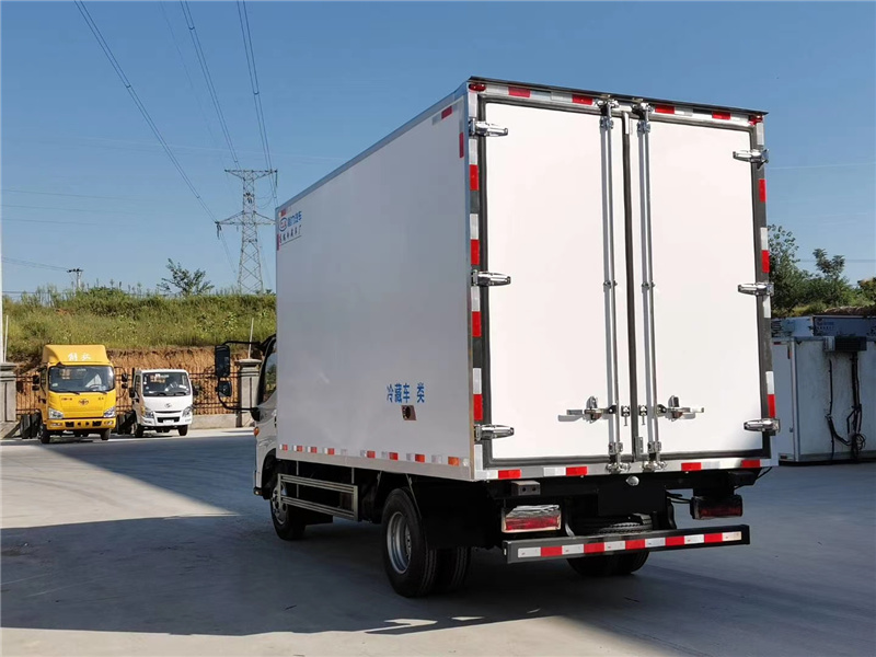 国六江淮骏铃V5冷藏车