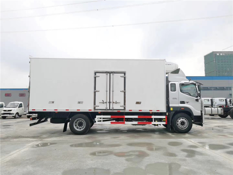 国六福田欧航6米8冷藏车