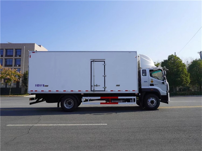 国六欧马可S5冷藏车6米8