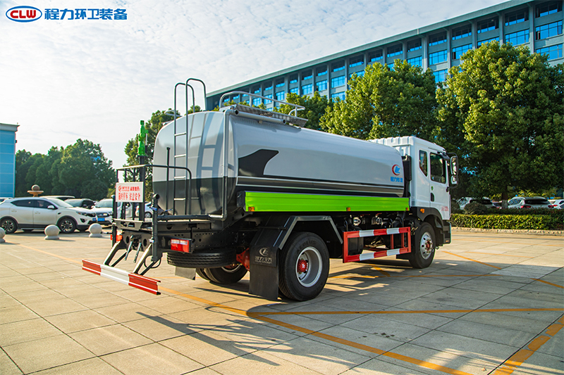 东风多利卡D9洒水车（12-15立方）（标准化）