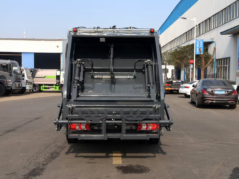 江淮骏铃V5压缩垃圾车 容积7立方米